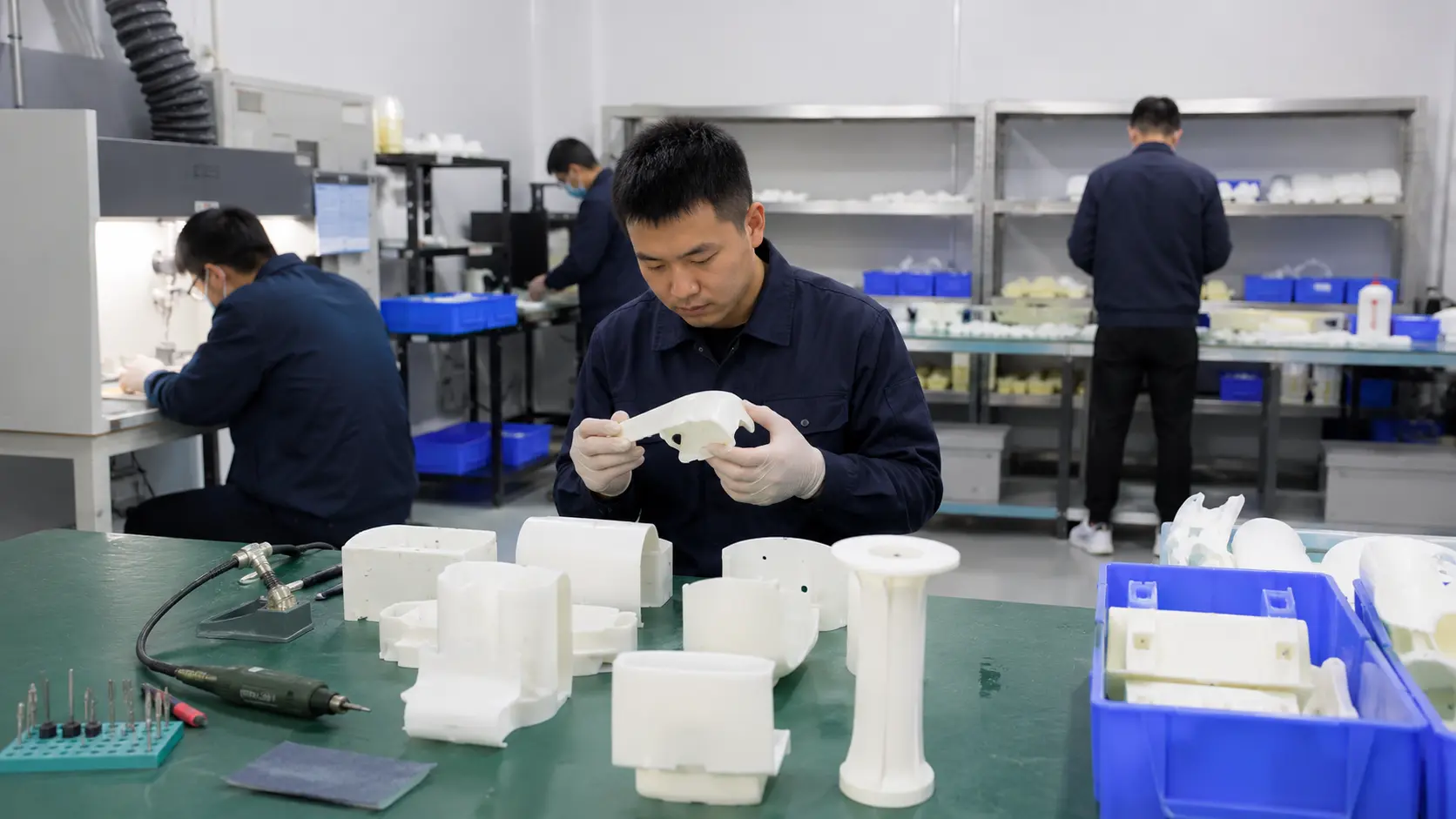Real scene of vacuum casting workshop 2