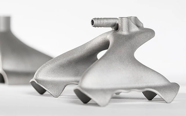 SLS 粉末烧结 3D 打印零部件，适用于功能测试与复杂结构件