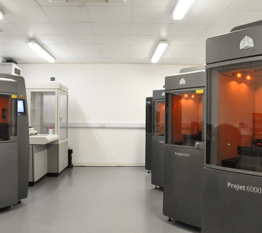 云工厂 SLA 光固化 3D 打印车间