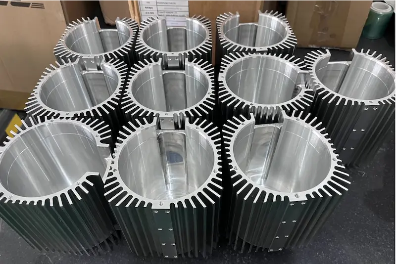 嵌件注塑金属螺纹结构件案例