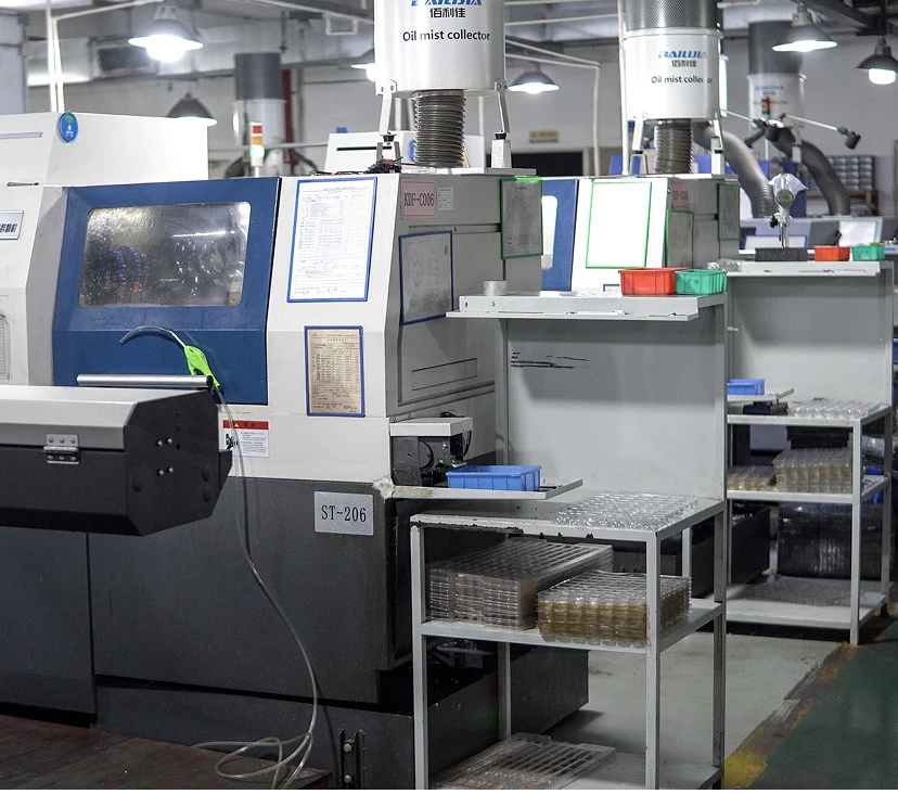 云工厂 CNC 车削加工车间，轴类与回转体零件加工