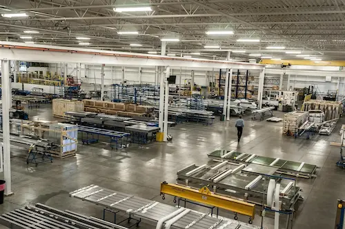 钣金装配生产线，一站式交付机柜总成与外壳组件