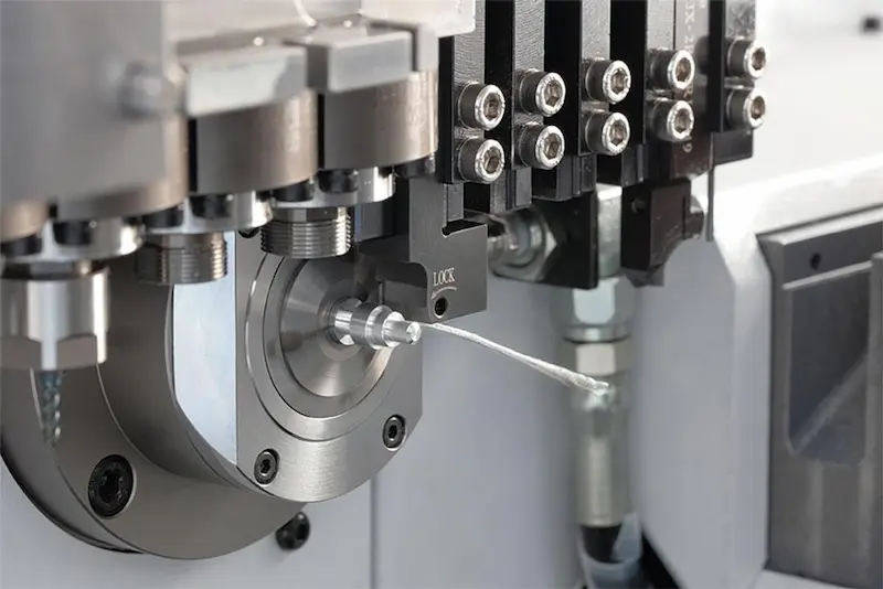 走心机 CNC 精密加工细长小型零件，高稳定性加工